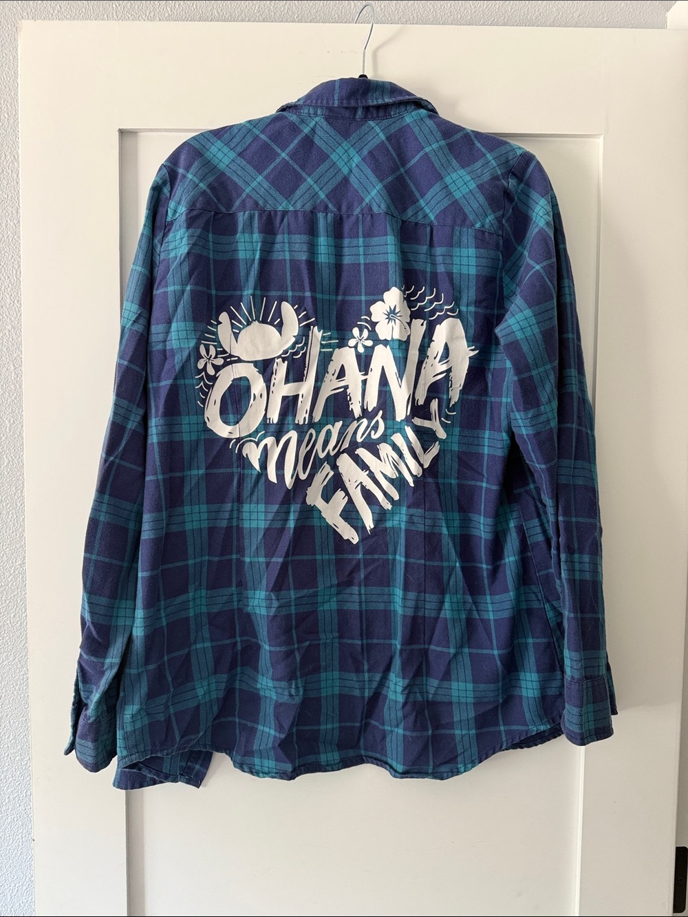 NWOT - Disney Lilo & Stitch Ohana Plaid Blue Woven Button-Up - Size XL